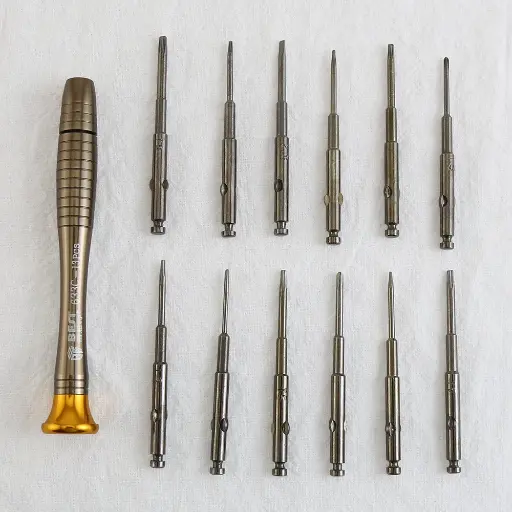 [13756] KIT HERRAMIENTAS BST 633C